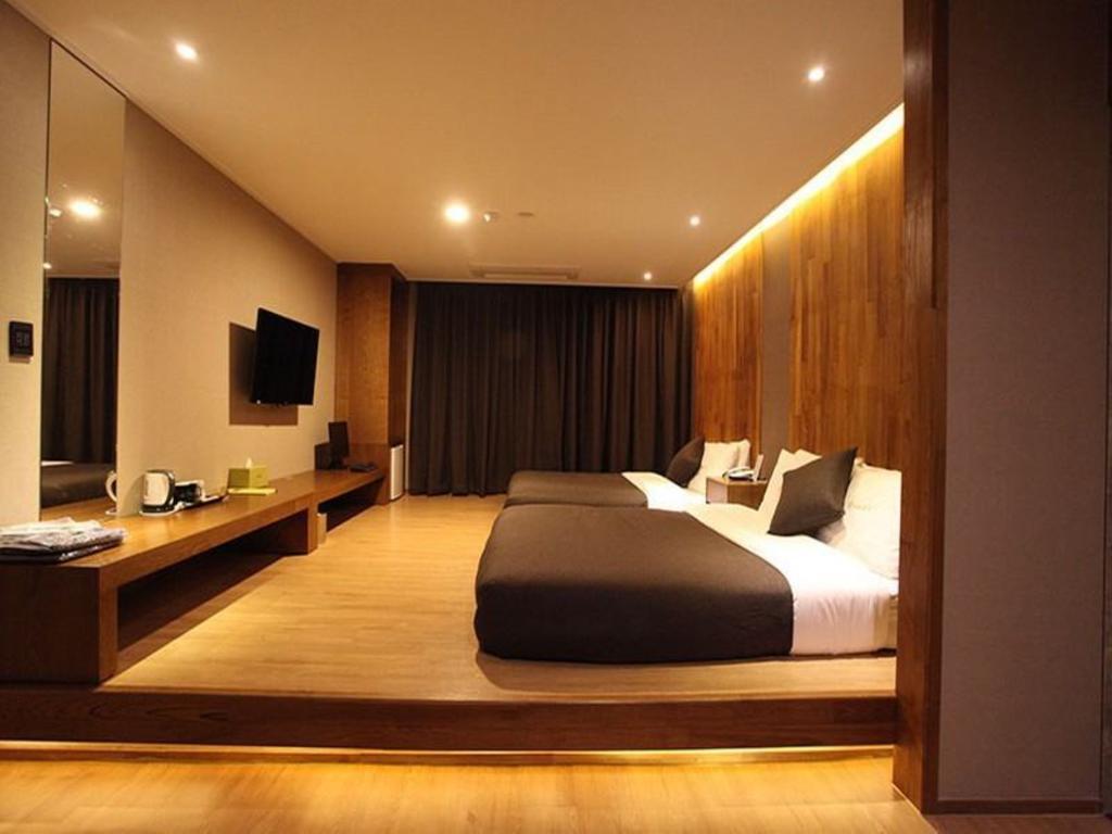 Hotel Rich Коян Номер фото