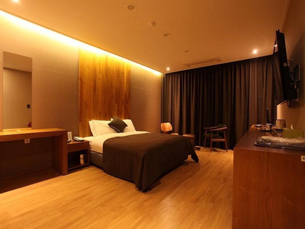 Hotel Rich Коян Номер фото