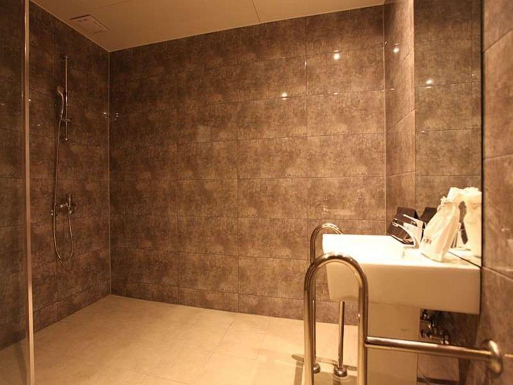 Hotel Rich Коян Номер фото